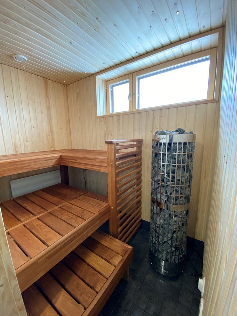 Uusi sauna lauteineen